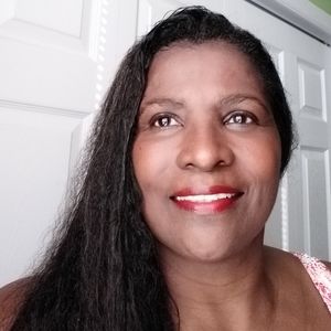 Meet your Posher, Claudia